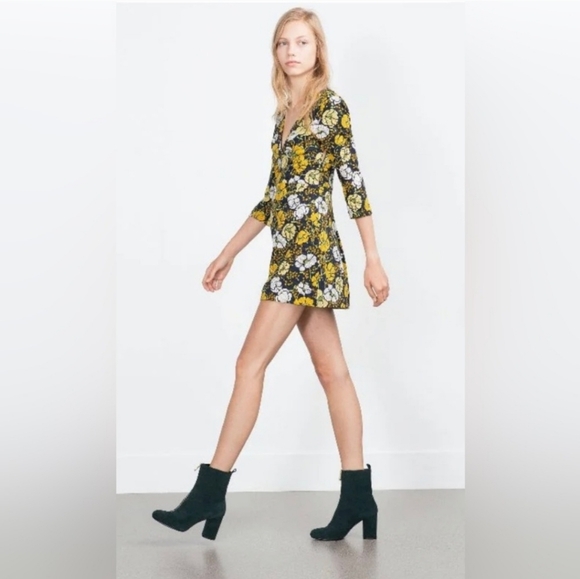 Zara Trafaluc 70s Retro Style Floral V-Neck Mini Dress - Picture 8 of 15